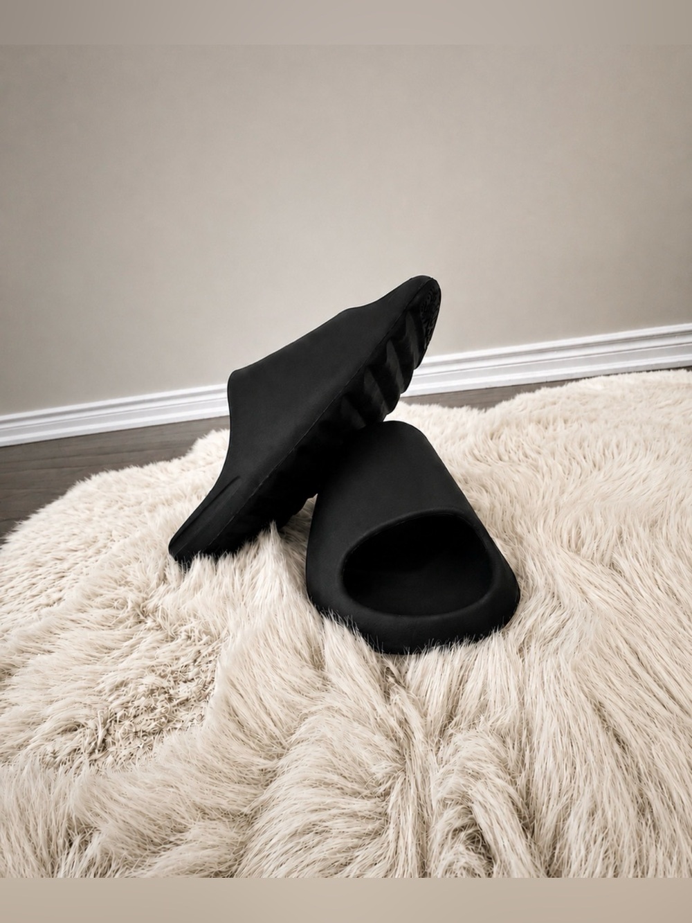 Black Plain Men’s Slides